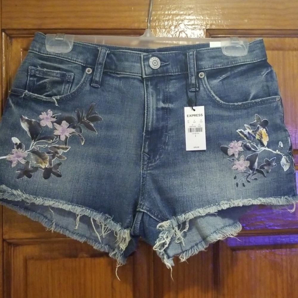 Womens Express Shorts Nwt